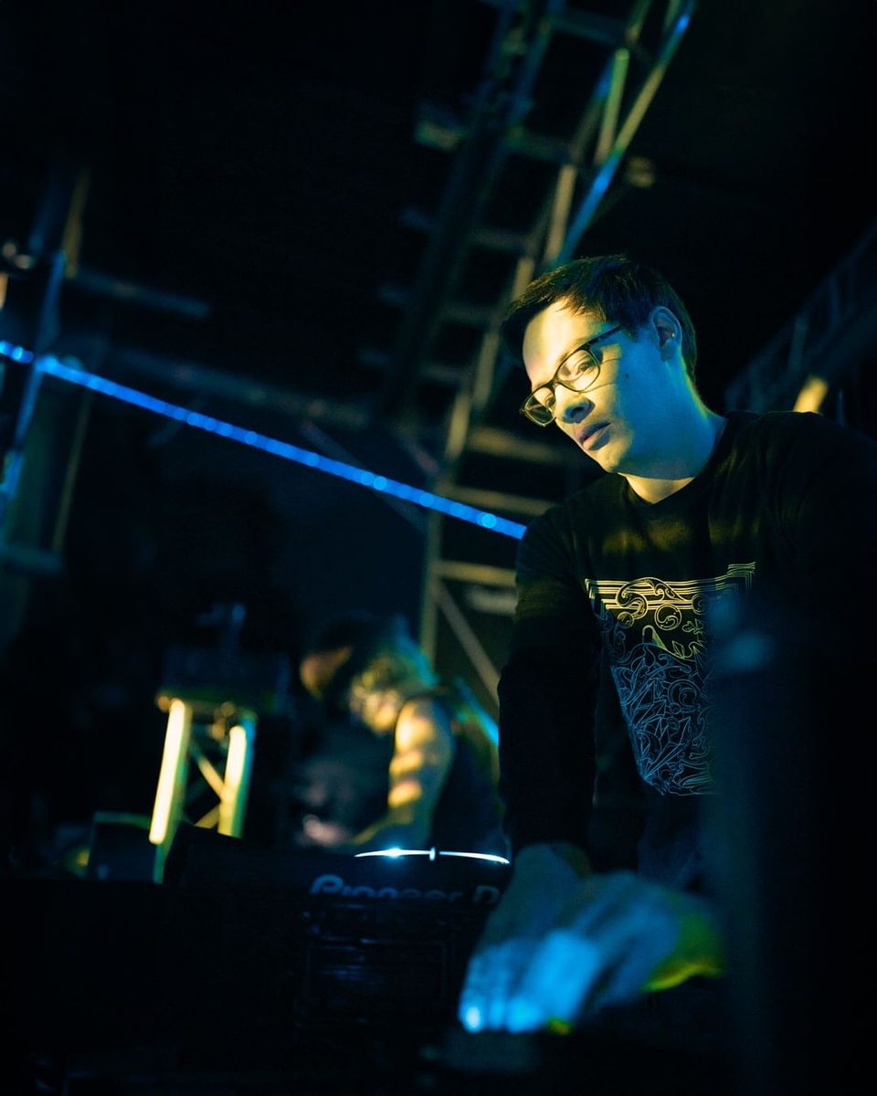 Encounters mixing at Astronox