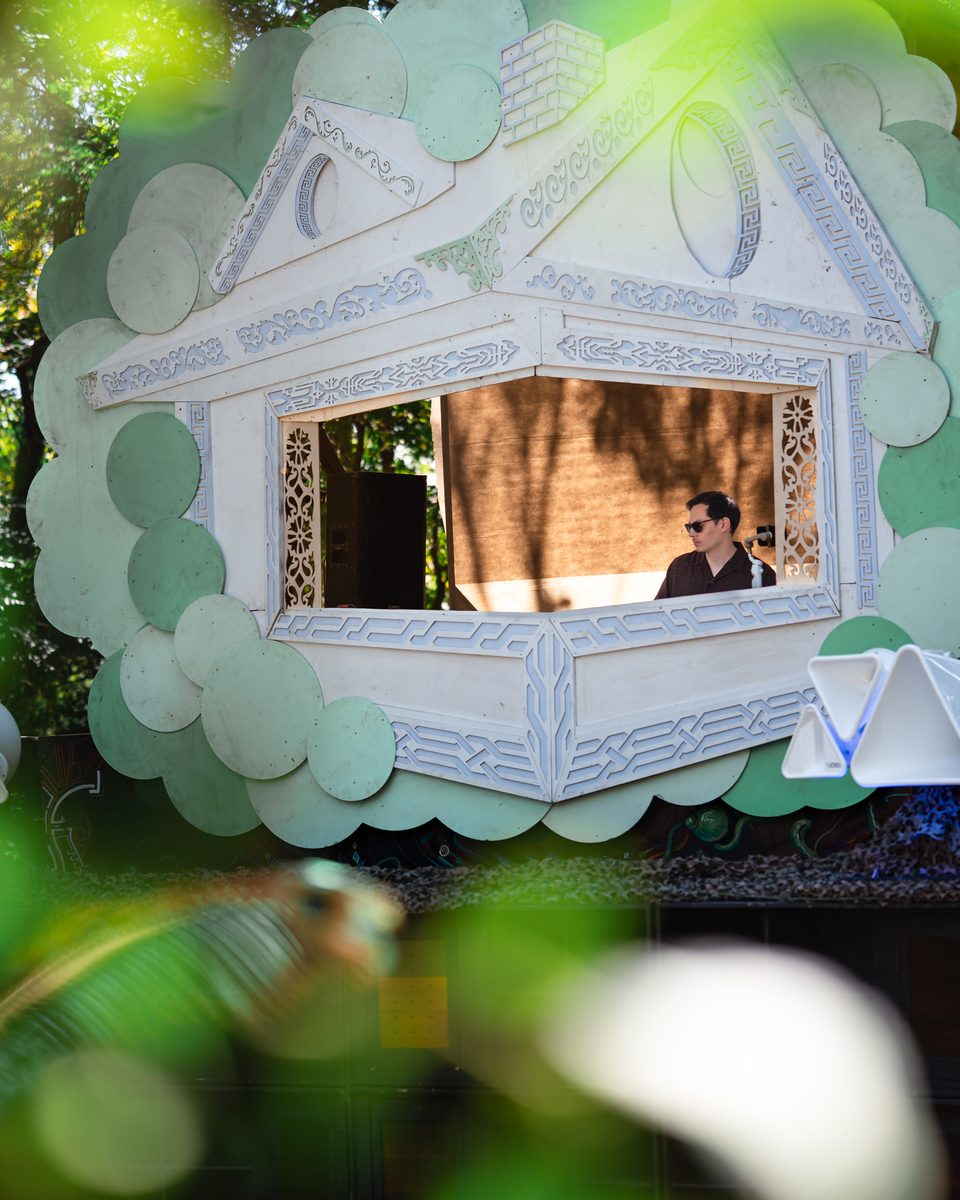 Encounters in the booth at Infrasound